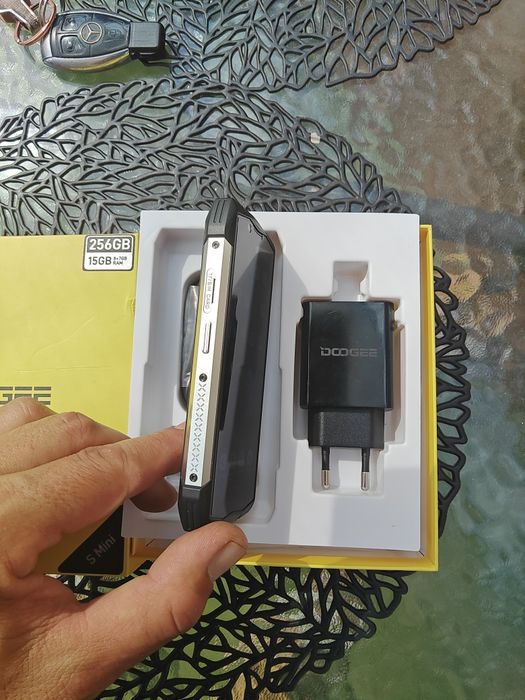 Продавам Doogee S Mini 8/256gb