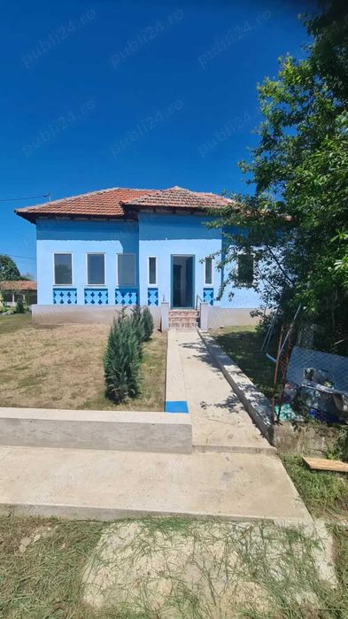 Casa cu teren 2000 m.p.