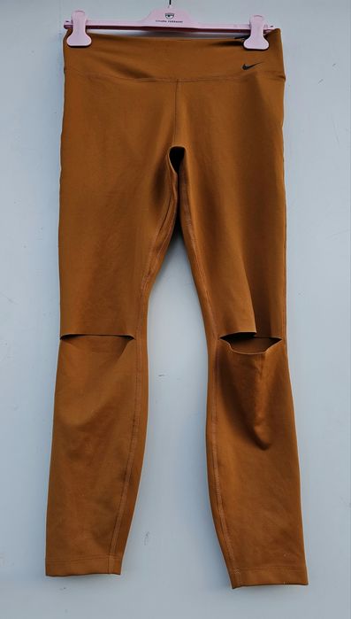 Nike оригинален дамски клин нов М/Л размер