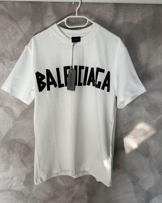Tricou balenciaga