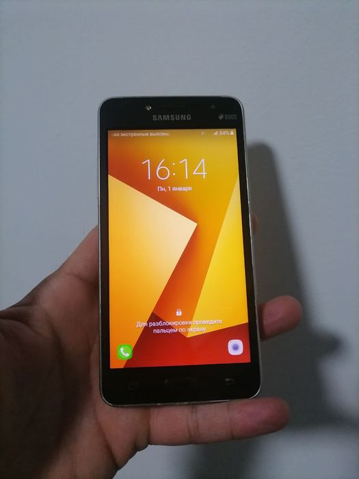 Мобил телефони сотилади Samsung J2Prime
