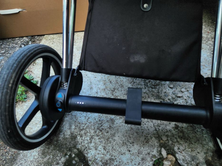 ПРОДАВАМ КОЛИЧКА Cybex 4 e priam rebellious