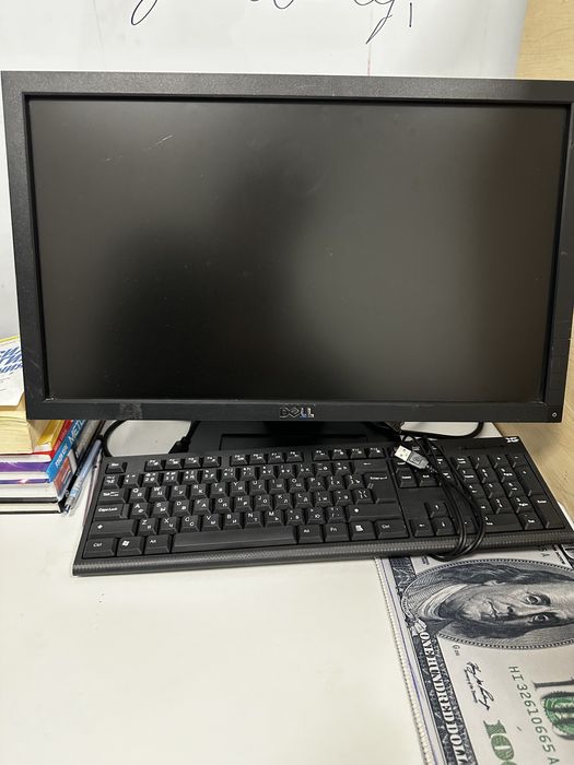 Продаю Мониторы