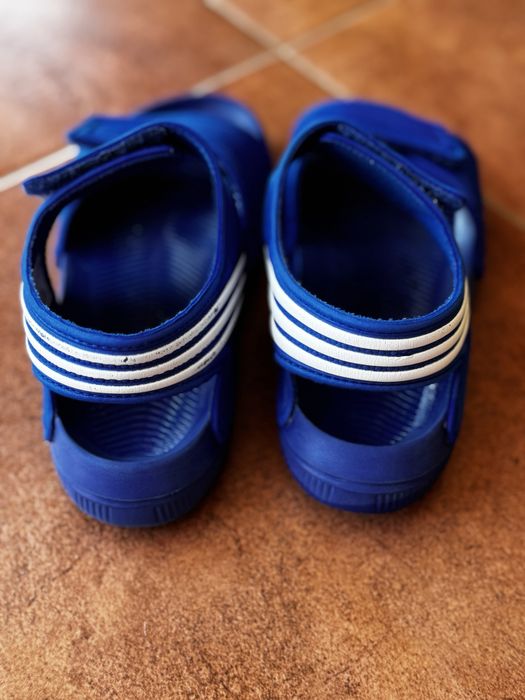 Детски сандали :)