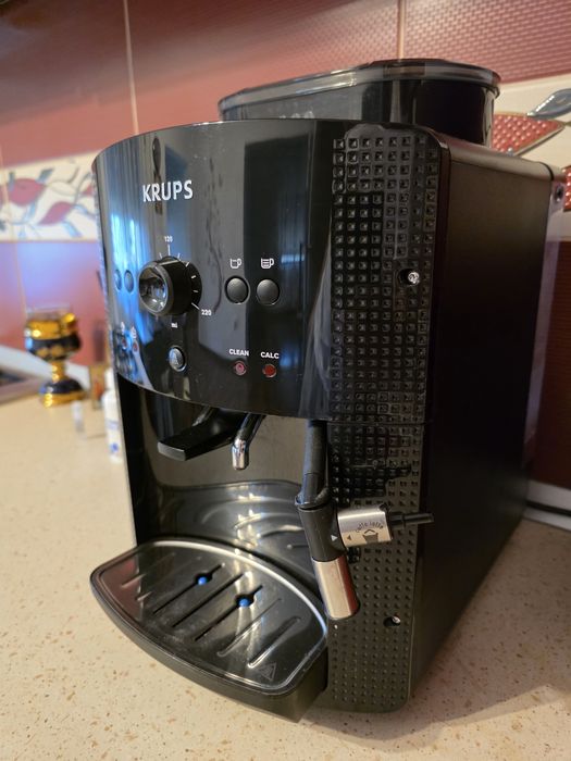 Espressor automat Krups EA81M870 Essential, 1450 W, 15 bar, Recipient