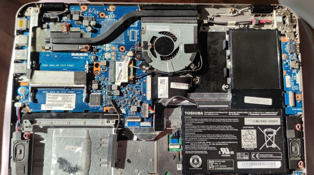 Dezmembrez Toshiba Satellite M50D-A-10Z