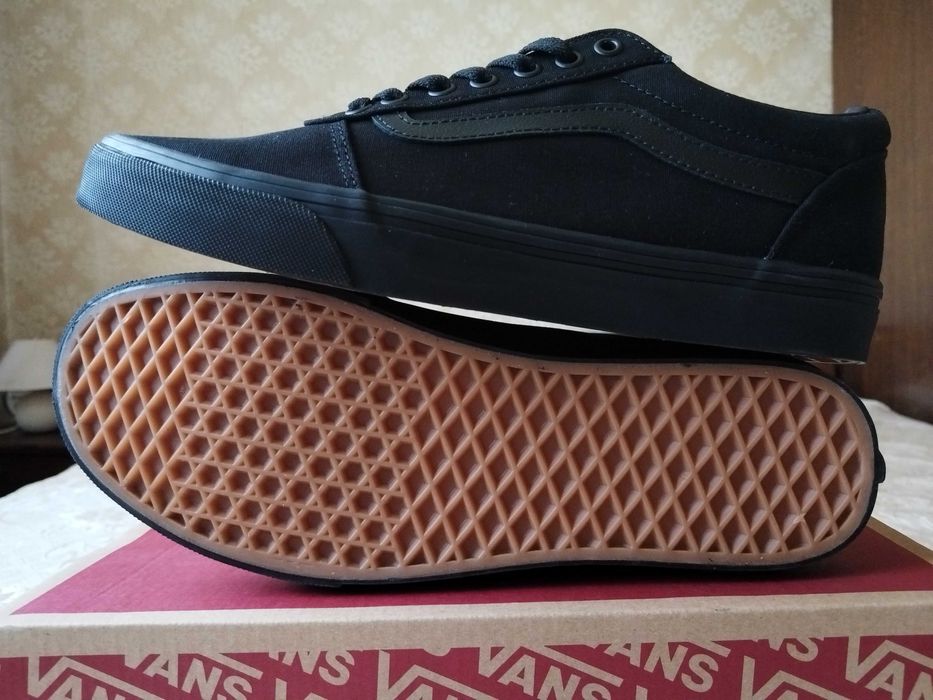 Кецове и маратонки CONVERSE, Vans, PUMA и др. - размери от 42 до 45