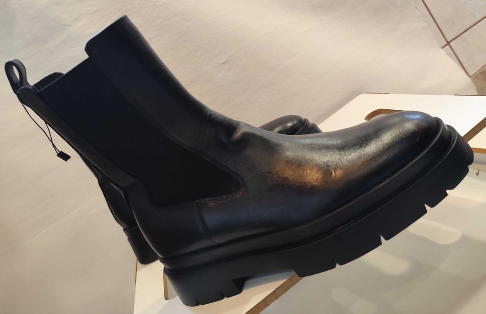 Ghete chelsea 42 plain toe ZARA NOI piele naturala moale