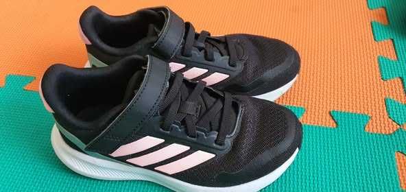 Adidas marimea 31 in stare perfecta