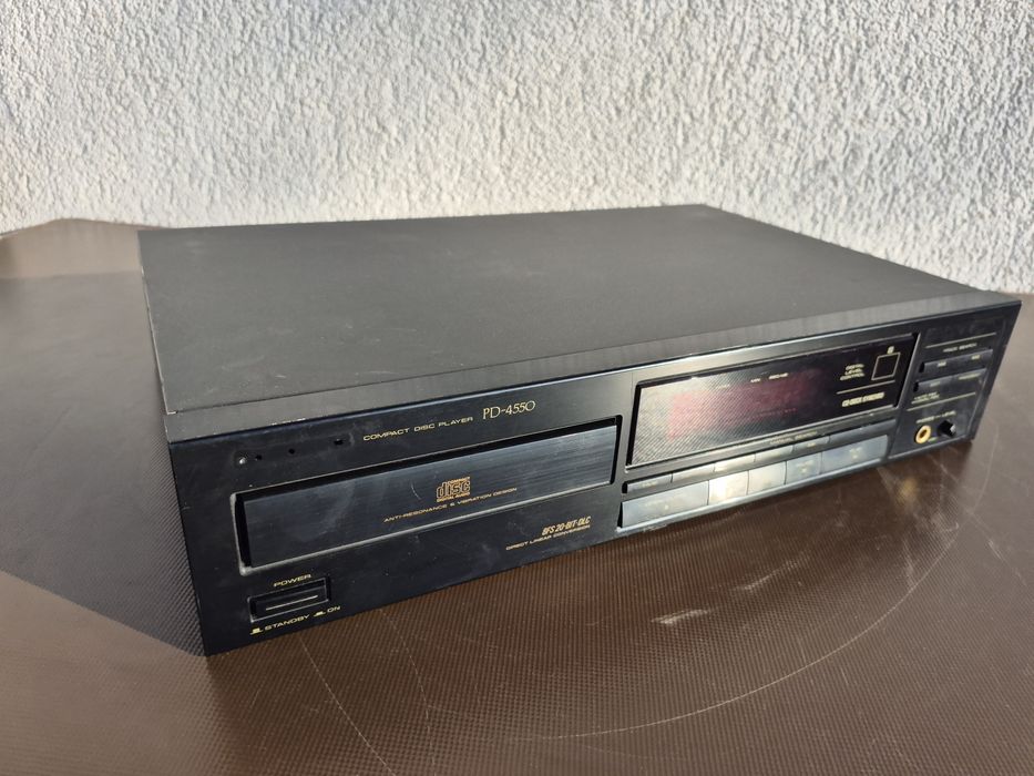 Vând compact disc pleyer marca Pioneer model PD-4550,made in  Singapor
