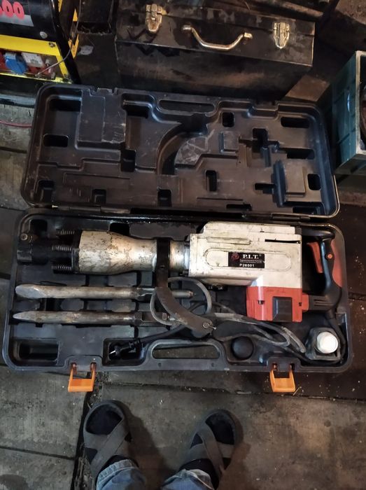 Продаются два отбойных молотка