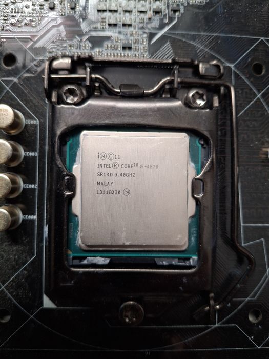 Vînd placa de baza Asrock z 97 Pro4 + procesor intel core i5 4670