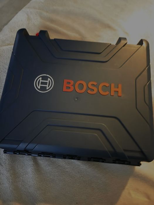 Bormașină Bosch nouă.