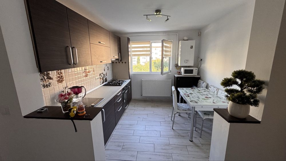 Inchiriez apartament