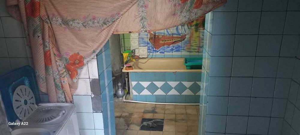 Uy sotiladi Yangiyol shahar 5 sotix