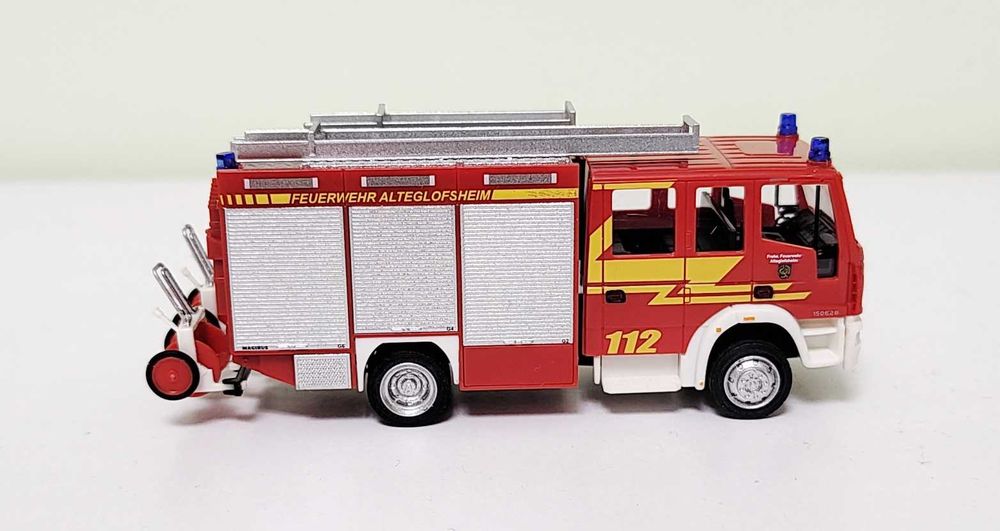 masinuta macheta 1:87 pompieri camion Iveco HLF Rietze 61207 nu HERPA