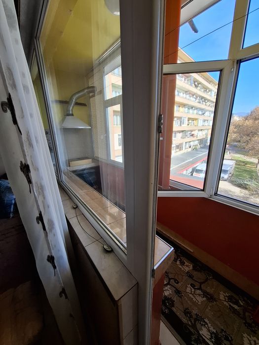 Дава се под наем Четиристаен апартамент в Казанлък - 105 кв.м за 127500 € - Снимка #2