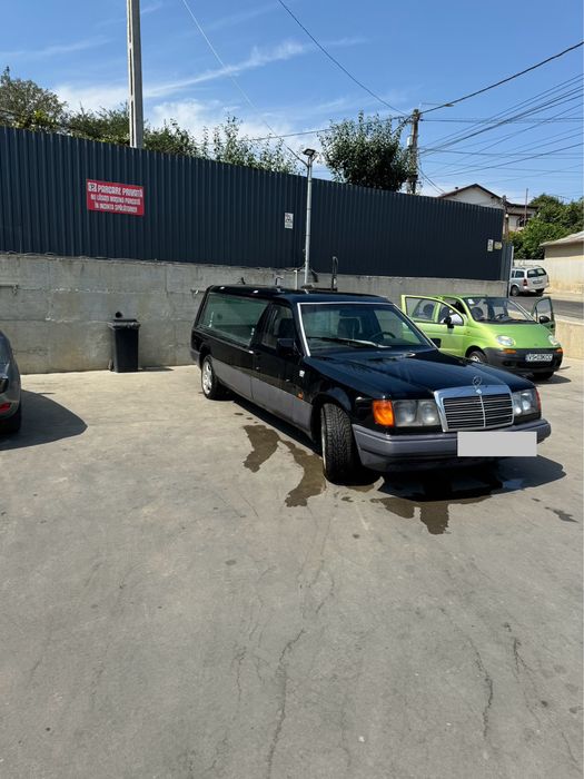 Mercedes-Benz W124