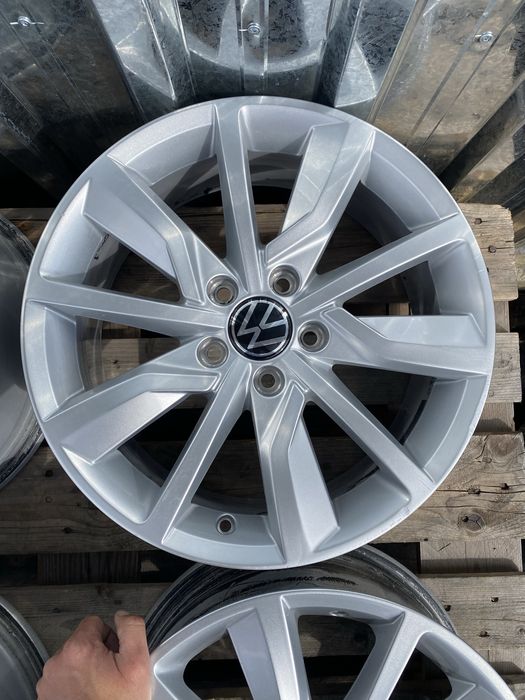 17 цола 5 х 112 мм Фолксваген VW Голф , Пасат , Тигуан , Джета