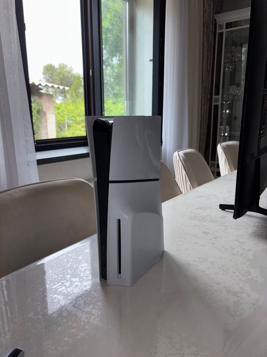 продам PS5 Slim б/у