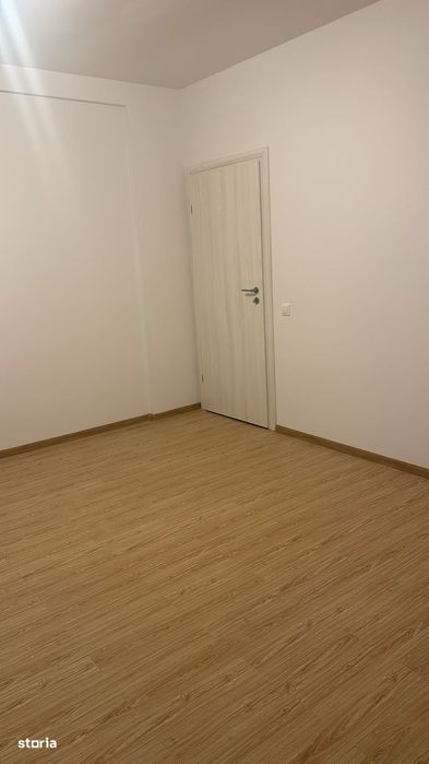 Apartament 2 camere, balcon, Damaroaia