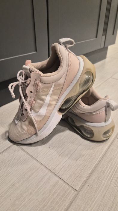 РАЗЧИСТВАНЕ маратонки Nike, Armani , Trendiol