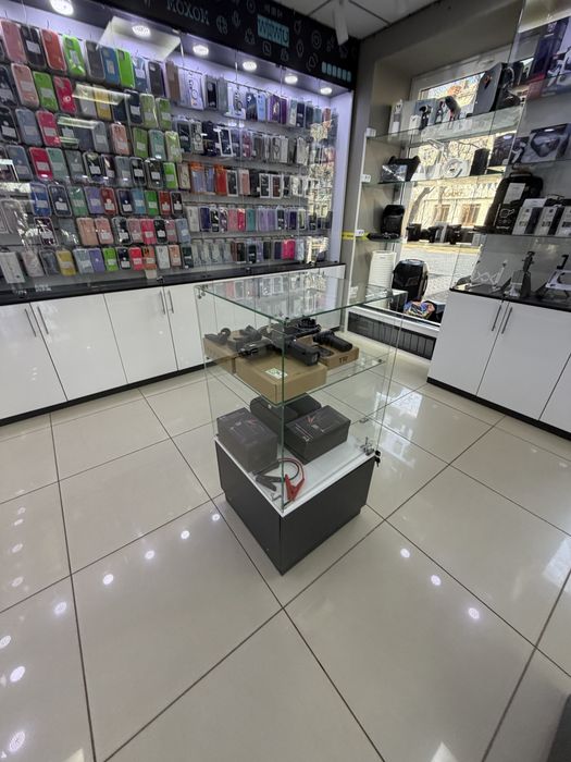 Продам торговую витрину 2 штуки