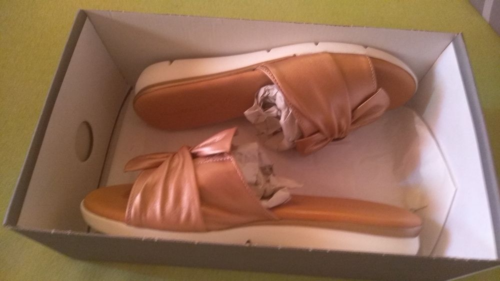 Дамски чехли Salamander, Ecco и други