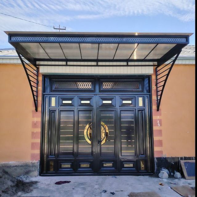 Suvarka xizmati temir darvoza eshik va reshotka naves taxlaymz kraska