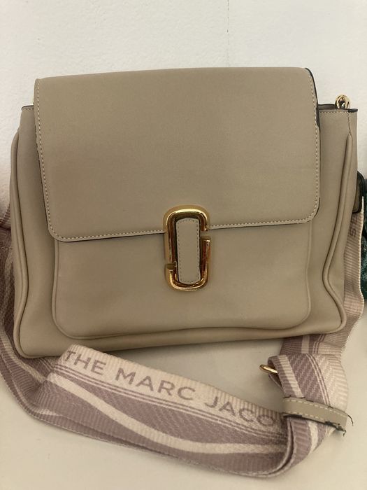 Красиви чанти не са носени