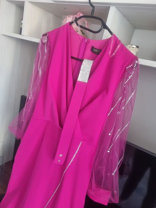 Rochiță roz purtata o data