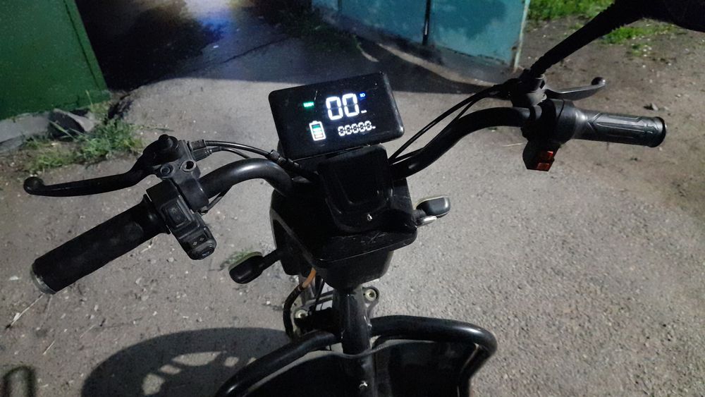 Продам трицикл на полном ходу