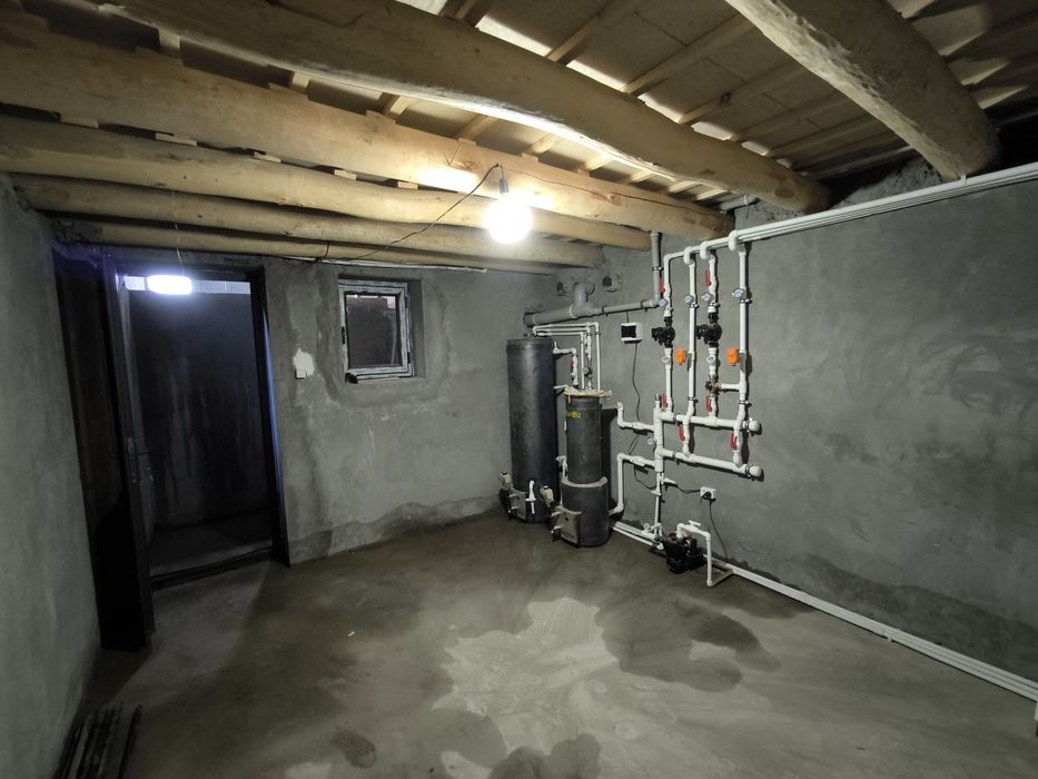 Срочно 2024 йилда битган уй сотилади ками бор