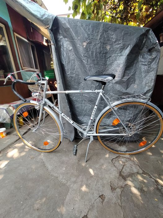 Bicicleta Royal pe 28 semicursiera fuul shimano.