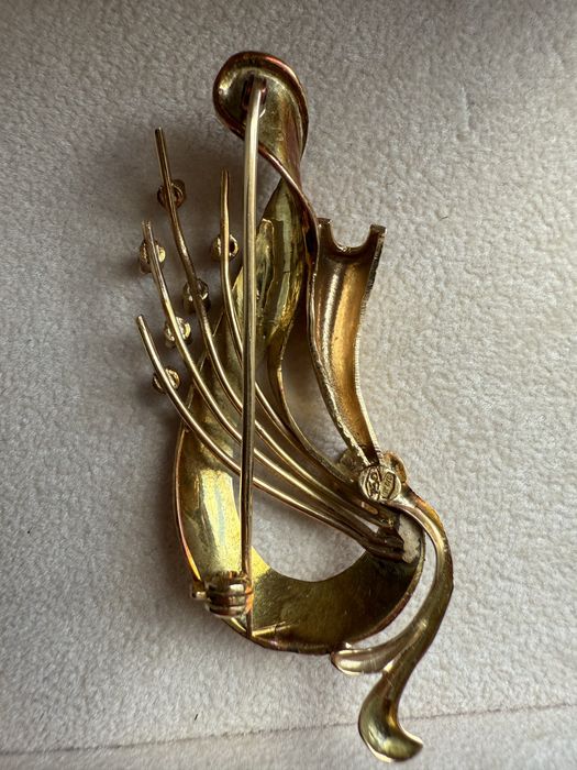 Bijou brosa exceptionala unicata 24 k 10 g cu rubin