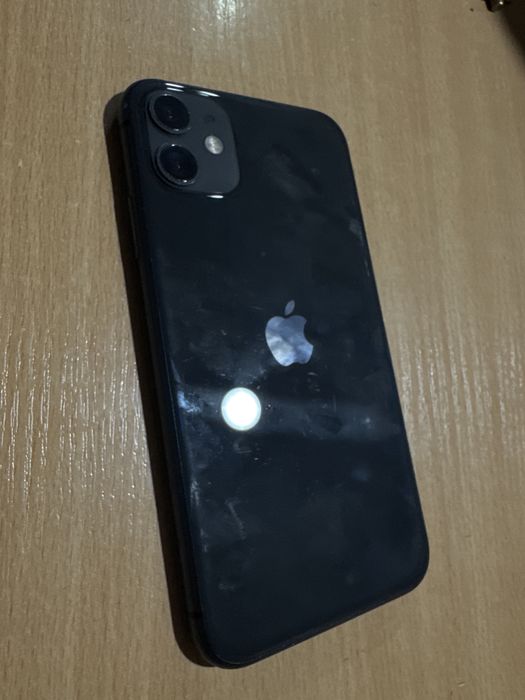 срочно продам 11 айфон