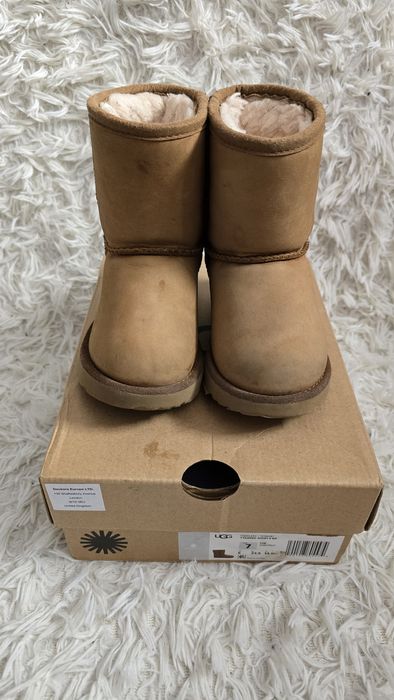 Cizme UGG marime 23.5