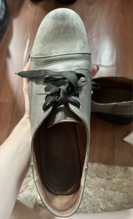 СРОЧНО Ботинки(лоферы), цвет грязно-серый, (Москва), не промокаемые,