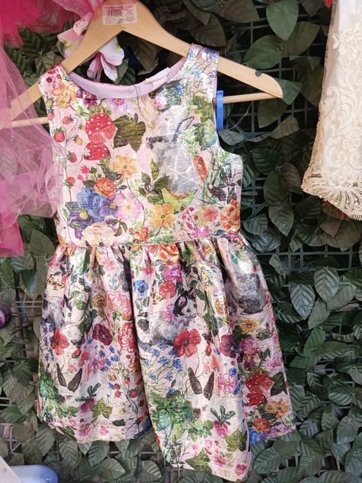 Продам нарядные платья от 2 лет до 8лет