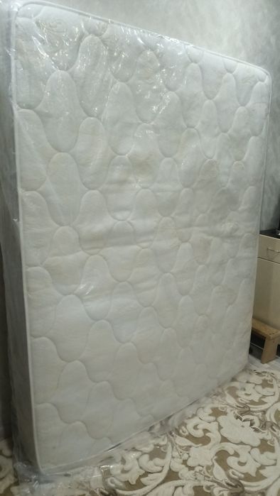Продам матрас в хорошем состояний.