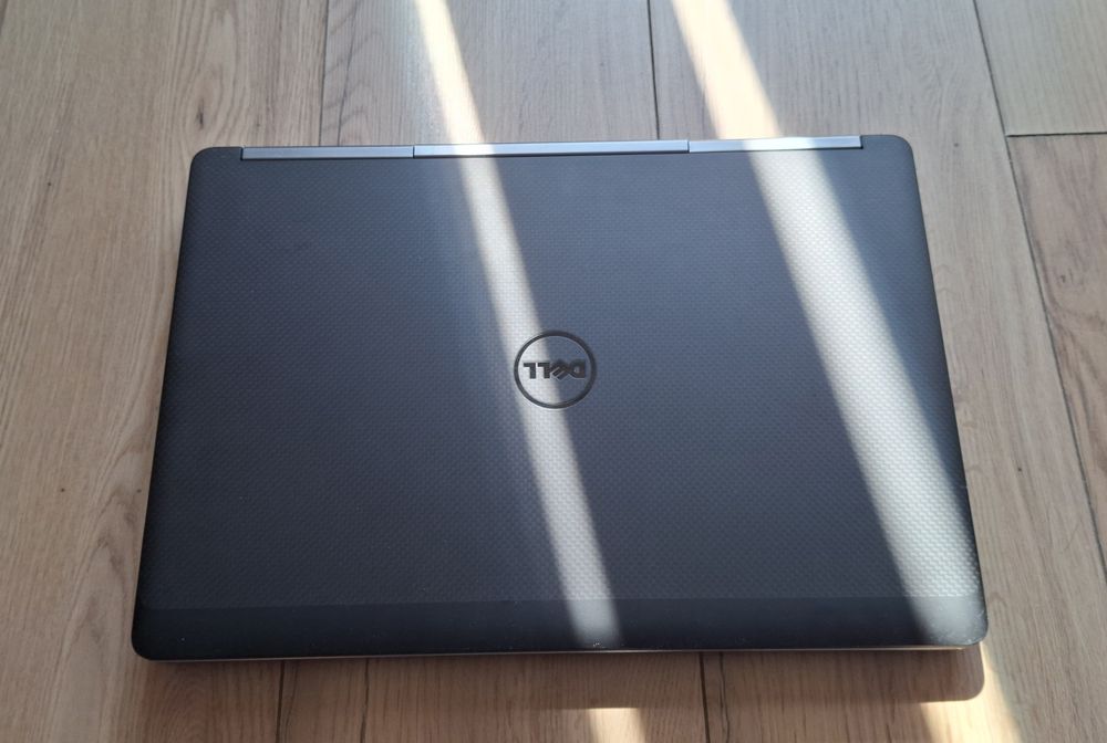 15.6' FHD IPS Dell Precision 7510 Intel Xeon E3-1535M v5/16GB/AMD 2GB GDDR5/256GB+320GB