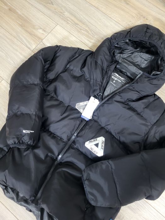 Продам куртку palace зимняя