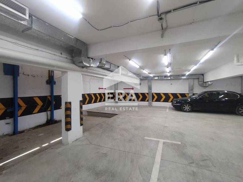 Продава се Гараж / Паркомясто в Варна, Лятно кино Тракия - 137 кв.м за 548 €/кв.м - Снимка #2
