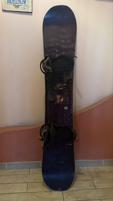 Snowboard GNU eco choice 157+ legaturi burton custom M/L