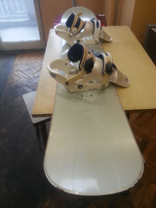 Сноуборд 156 см . Комплект със автоматите, докаран от Швейцария.