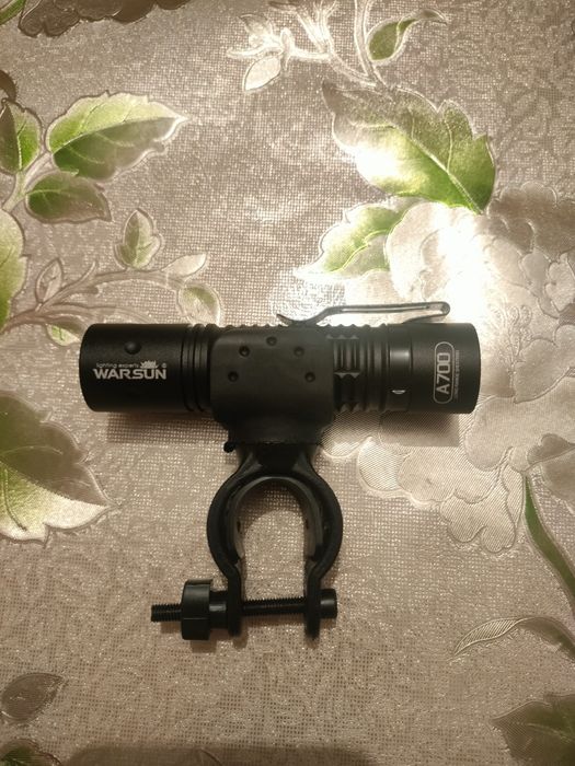 Продам фонарик компактный