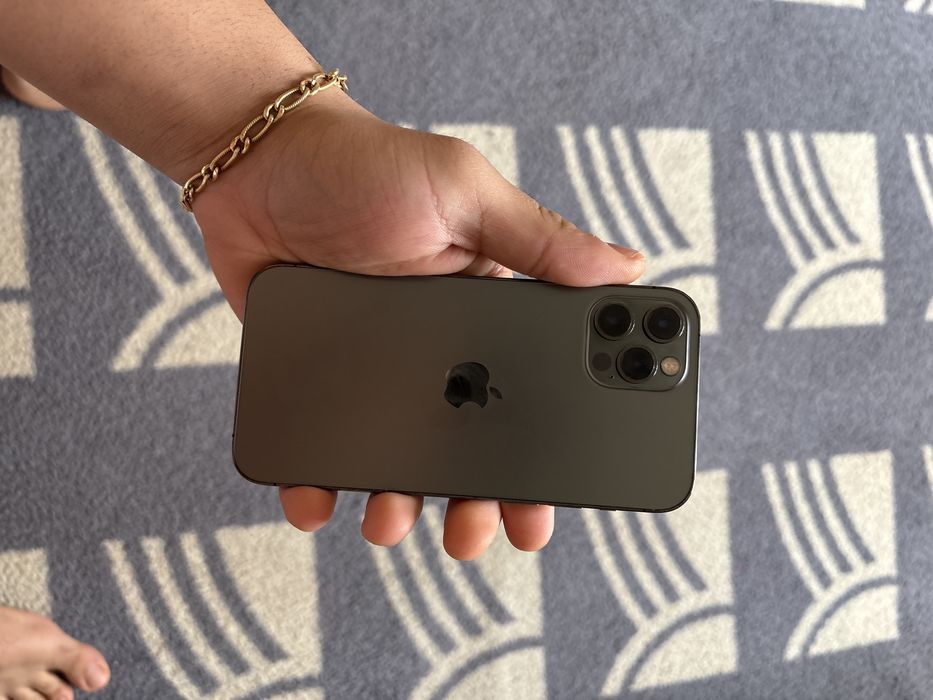 ex.: iPhone 12 Pro in stare firte buna