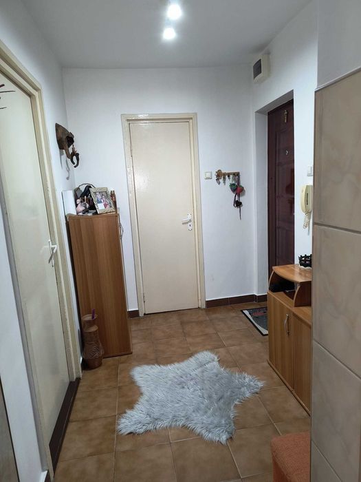 De vanzare apartanent.