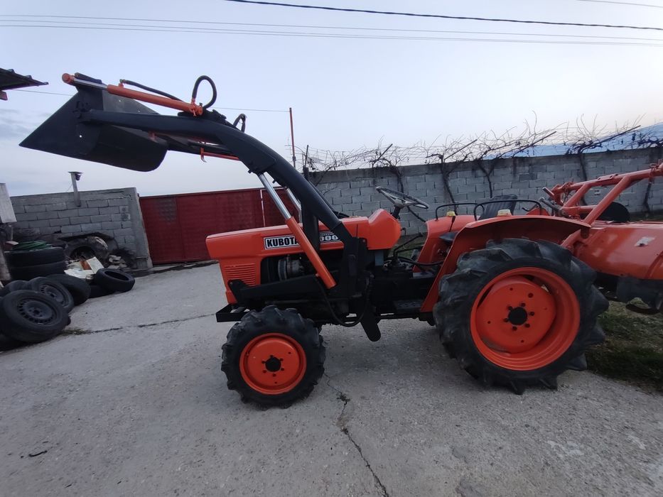 Kubota L2000 - легендарна здравина