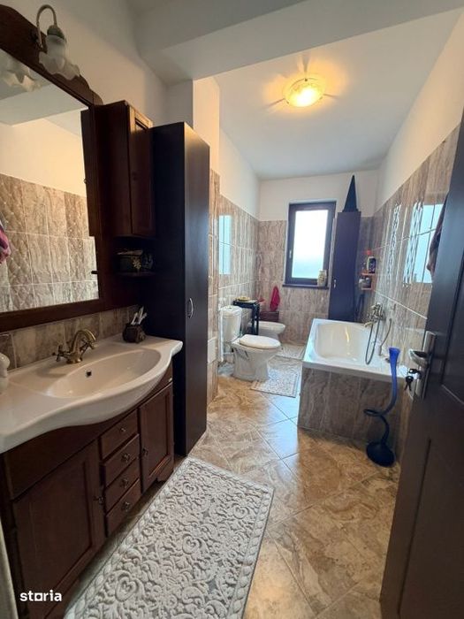Casa P+1+M+gara, 285 mp, 600 mp teren, zona Bordei